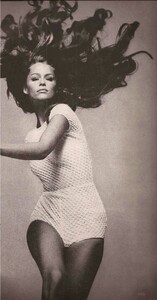 1076946069_VogueJune1968-2-31.thumb.jpg.8837bee536b86503c57e15c1fcd9bfaa.jpg