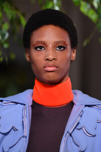1090876500_ValentinoRunwayParisFashionWeekHauteEMSEtJ0mRhYx.thumb.jpg.70f90266876247dfcafc61783b5ead57.jpg