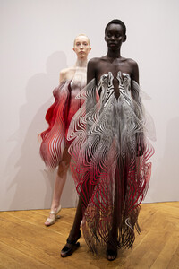 1094715734_van-herpen-hc-bks-m-rf19-7270(1).thumb.jpg.8f77ca9bfb3061fa4b899d1d35b9e489.jpg