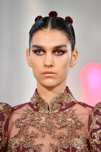 1118176274_ElieSaabRunwayParisFashionWeekHauteG2-XHfAxy7cx.thumb.jpg.e8ae373aa36cb205cd061062153a4b26.jpg