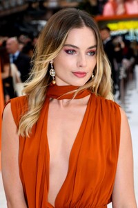        rob300719BZNimage114.jpg