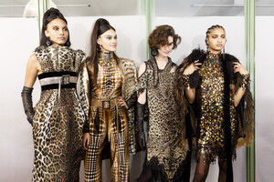 1170059936_gaultier-hc-bks-m-rf19-1621(1).thumb.jpg.f32e52042eed52ce6f37c5b532afbbfb.jpg
