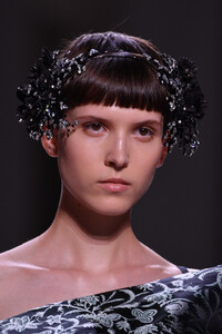1184779860_GivenchyRunwayParisFashionWeekHauteCoutureFsEiRJSuI3Hx.thumb.jpg.c82601121a662afaa2ab8abf1081aa73.jpg