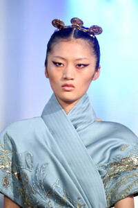 121020340_ElieSaabRunwayParisFashionWeekHautehA9O75M1tQ_x.thumb.jpg.56133175ab9c6a5fd66b649bba92fce6.jpg