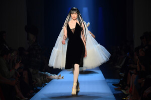 Coco+Rocha+Jean+Paul+Gaultier+Runway+Paris+ZlsxsBGWx3Kx.jpg