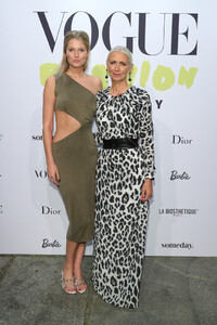 Toni+Garrn+Celebrate+40+years+Best+Vogue+Salon+aOY1KTKC3F3x.jpg