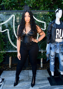 Jordyn+Woods+True+Religion+FIT+Event+Nylon+443NTB5oPDRx.jpg