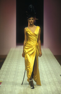 1381472945_christian-lacroix-hc-fw-1999(6).thumb.jpg.5aa42f427ce8d994b3fc3e33e1ae9e65.jpg