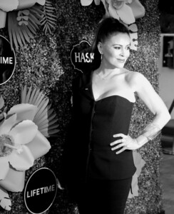 Alyssa+Milano+Lifetime+Summer+Luau+Arrivals+bFoNdzbt6nQx.jpg