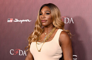 Serena+Williams+Sports+Illustrated+Fashionable+3NKLXLM0_Vyx.jpg