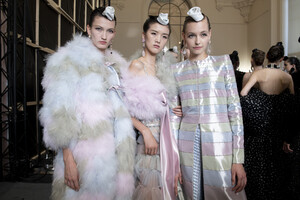 1476385635_armani-prive-hc-bks-v-rf19-4779(1).thumb.jpg.32d89ade39e6b059ac6d9567e909bb7f.jpg