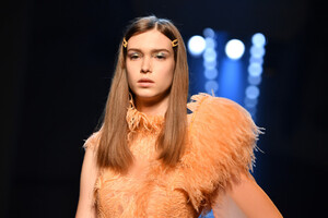 155653387_JeanPaulGaultierRunwayParisFashionWeekA_cvYk652LMx.thumb.jpg.5596fbe97919403671e66eb768a829b1.jpg