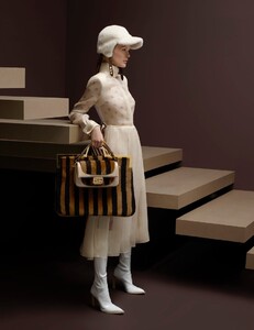 15_Fendi_FW19-20.thumb.jpg.2ce03b44f85dd753242e715da4e31365.jpg