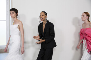 1643009194_givenchy-hc-bks-m-rf19-0215(1).thumb.jpg.5504041ee6e89075137e6cd876e69f86.jpg