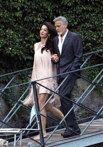 16645588-7298671-Couple_goals_George_58_and_Amal_Clooney_41_continued_their_relax-a-109_1564431621851.jpg