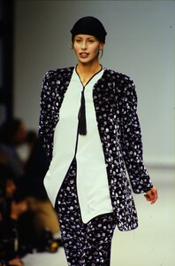 1726051706_niki(1).thumb.jpg.9aad0ded3b03f04e9a5018c783d457a4.jpg