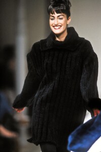 176643524_AzzedineAlaia1991WomenRTW55.thumb.jpg.78e865b7d1efa529a3f5049052d6d274.jpg