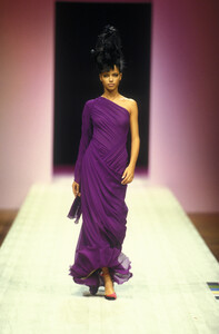 1773540176_christian-lacroix-hc-fw-1999(3).thumb.jpg.98b43ea9e3cec0813cc2ac430828ec5b.jpg