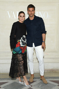 Olivia+Palermo+Valentino+Front+Row+Paris+Fashion+BOr43idVJO8x.jpg