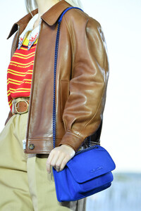 1899278865_MiuMiuClub2020RunwayCc2OkD1UoM9x.thumb.jpg.8dba95e51d1ad8cdd11a177ca42229b9.jpg