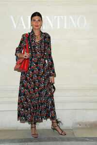 Giovanna+Battaglia+Valentino+Front+Row+Paris+4beNI2imARAx.jpg