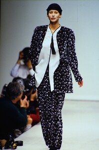 1917800118_niki(5).thumb.jpg.295436de07f556b0604c08a341927c32.jpg