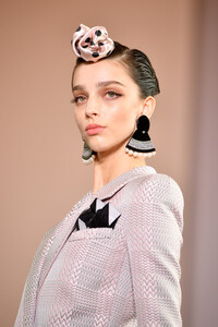 1957185191_GiorgioArmaniPriveRunwayParisFashion2Iuo9ew53Aix.thumb.jpg.717e0133539c764f50dff5f088beeadd.jpg