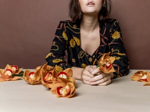 1984732756_benholtropselvafashionfloralstyling469.thumb.jpg.08240b7986180722f86ce1a7710dcad8.jpg