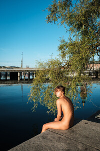 198528880_MarisaPapen_Inthe-StreetsofStockholm_KnutKoivisto(16).thumb.jpg.d718e0fccd8b78de045edf1af84dcd61.jpg