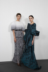 2024025414_givenchy-hc-bks-m-rf19-9646(1).thumb.jpg.ce10a5fbc91697c86c774da1192ee538.jpg