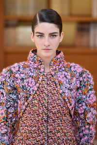 2034108788_ChanelRunwayParisFashionWeekHauteCouturef8FPIv41E8Fx.thumb.jpg.4b6dddd7c71f5f2da93ea76d1ab8921d.jpg