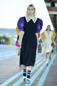 2084346035_MiuMiuClub2020RunwaytSCsovkDZs5x.thumb.jpg.866064617410f2fdb4e9950a62c4f8a1.jpg