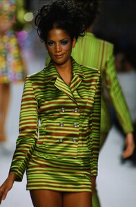 2089528284_veronica(1).thumb.jpg.7e3bf1b929414d5a50e4e48e1d04be55.jpg
