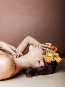 2105898107_benholtropselvafashionfloralstyling490.thumb.jpg.38979deabe643b86ec4d89f1f96a0af6.jpg