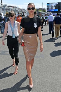 irina-shayk-attends-the-2019-new-york-e-prix-in-new-york-city-140719_19 (1).jpg