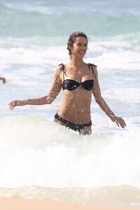 Alessandra Ambrosio - Sayfa 3 2121262368_amb020719BZNimage105.thumb.jpg.6a9ebb68f6fe9f4033a402a1b2e7cee8