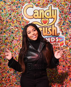 Jordyn+Woods+Candy+Crush+Friends+Sweet+n+Solo+ogeOV9VbHuBx.jpg