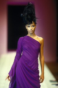 236216869_christian-lacroix-hc-fw-1999(2).thumb.jpg.4d35884ff6d5e9bd6df2969d3d6875cb.jpg