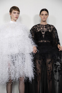 312676018_givenchy-hc-bks-m-rf19-9869(1).thumb.jpg.7c2c638fcc372628fd0202940fce867b.jpg
