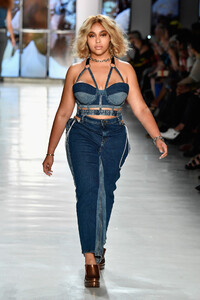 Jordyn+Woods+Chromat+Runway+SS18+Fashion+Week+dIa0mIGdbqqx.jpg