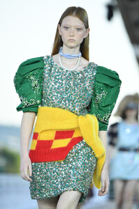 422714956_MiuMiuClub2020RunwayXYGahb_uqJ9x.thumb.jpg.70892414e64a611cbbb4928865b3504f.jpg