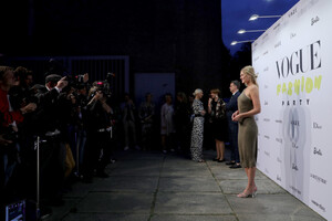 Toni+Garrn+Celebrate+40+years+Best+Vogue+Salon+Hpq5JLjZOu_x.jpg