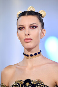 510297569_ElieSaabRunwayParisFashionWeekHautekBV0km2l_pMx.thumb.jpg.f12df6d7c4730b8dfdb5cf93e0f1a511.jpg