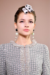 544885677_GiorgioArmaniPriveRunwayParisFashionzaTfdwqAQuZx.thumb.jpg.24569bda62e2127c2d4246b5cf214189.jpg