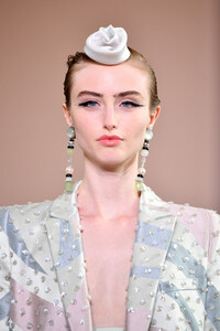 56638635_GiorgioArmaniPriveRunwayParisFashionXu-n6SyuGGyx.thumb.jpg.0f6938d98160a99143eb4c02db977ce8.jpg