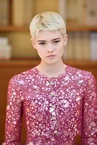 599836507_ChanelRunwayParisFashionWeekHauteCouturednxX9CPgGLAx.thumb.jpg.cb25d9c1b3ca020667dc474b6128be38.jpg