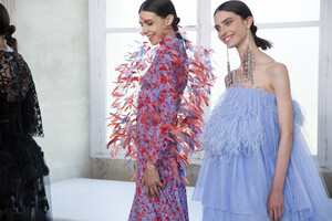 632629076_givenchy-hc-bks-m-rf19-0185(1).thumb.jpg.976e6b6631b7cd5db8433a52c660d1f6.jpg