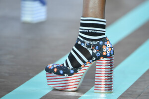 744715824_MiuMiuClub2020RunwayF_irWG_sYkGx.thumb.jpg.125ee75b13fb66ee56ce63c5c0a17aa8.jpg