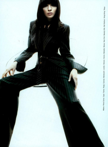 786704094_Gianfranco_Ferr_Fall_Winter_03_04_03.thumb.png.d63b39758af4ca593cd6ede3aeb80a1a.png