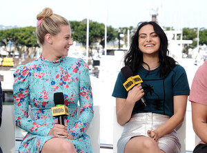 Camila+Mendes+IMDboat+San+Diego+Comic+Con+pQnC6M1Y4o9x.jpg